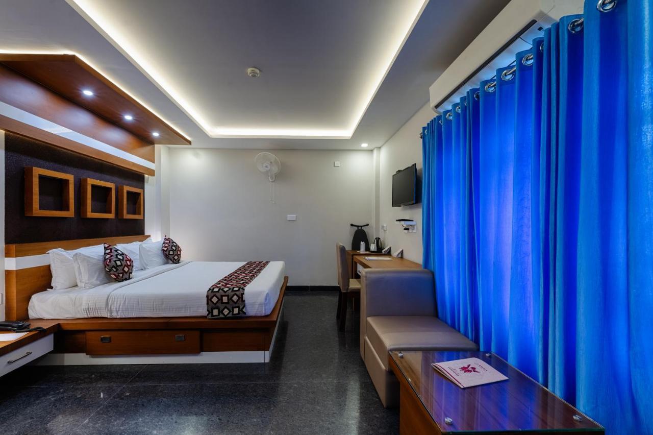 Vidya Residency Hotel Thrissur Exterior photo