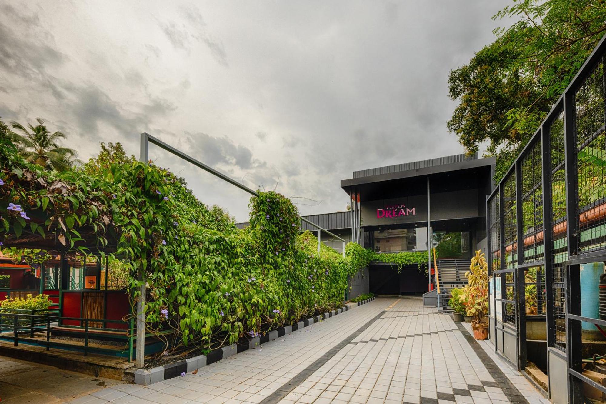 Vidya Residency Hotel Thrissur Exterior photo